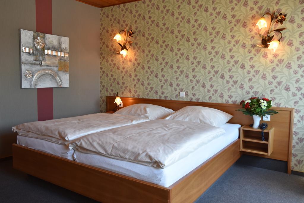 Hotel Haus Tiefenbach Bullange Bagian luar foto